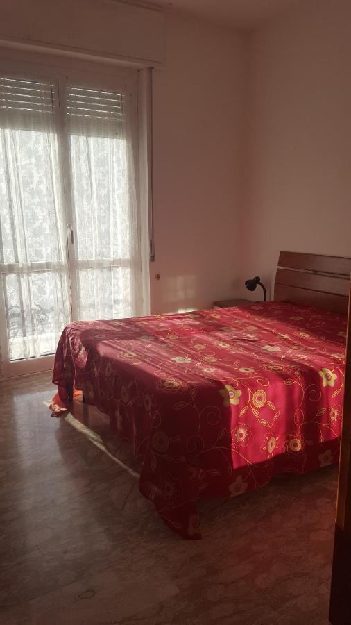 Albenga Sul Mare Famiglie Ed Amici Fino 10 Posti公寓 外观 照片
