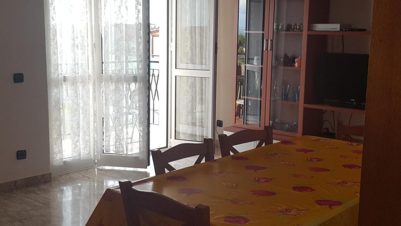 Albenga Sul Mare Famiglie Ed Amici Fino 10 Posti公寓 外观 照片