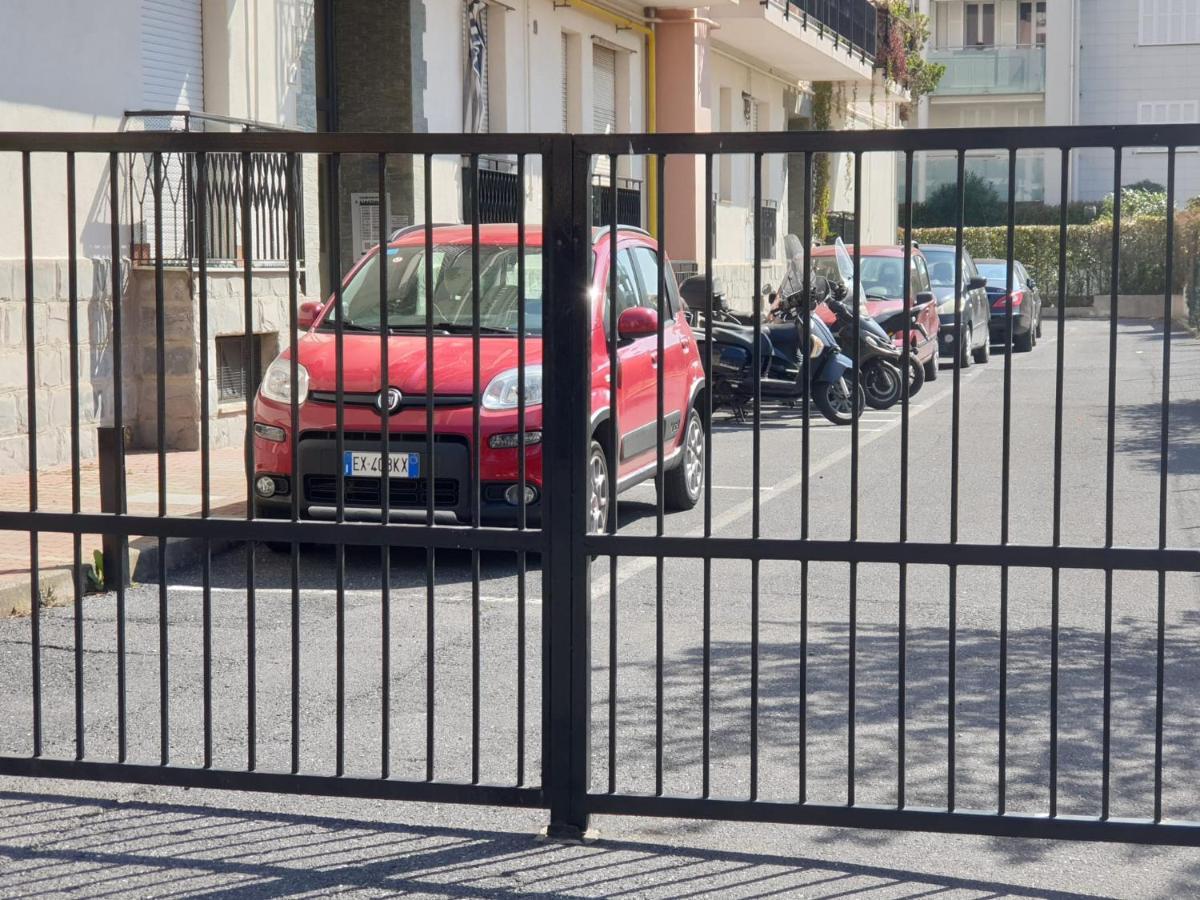 Albenga Sul Mare Famiglie Ed Amici Fino 10 Posti公寓 外观 照片