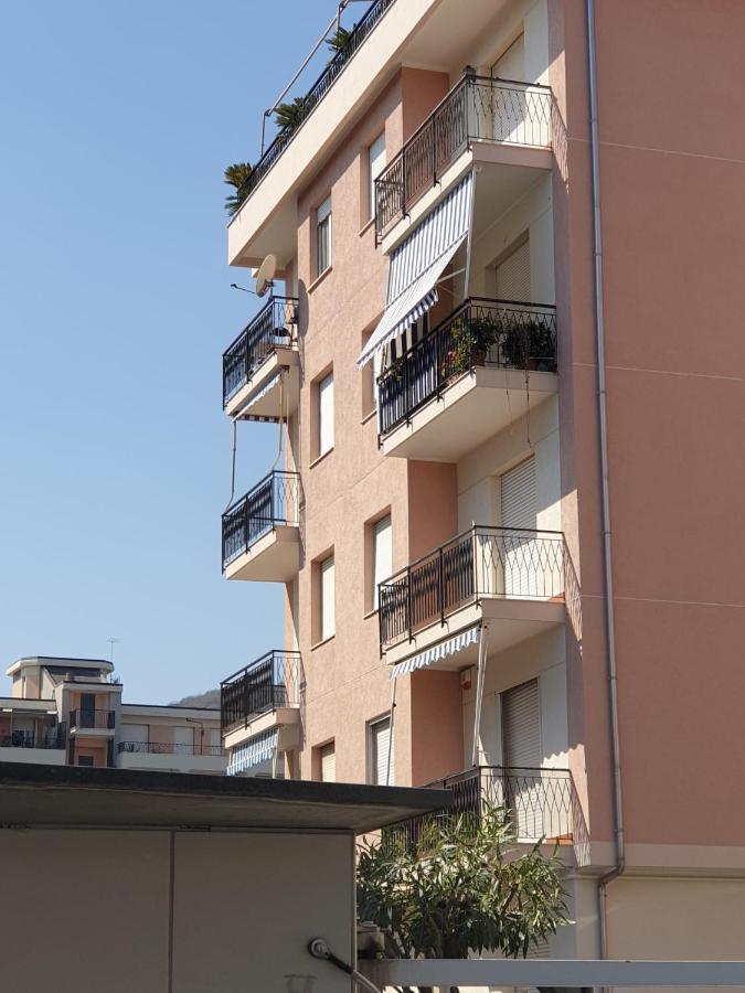 Albenga Sul Mare Famiglie Ed Amici Fino 10 Posti公寓 外观 照片